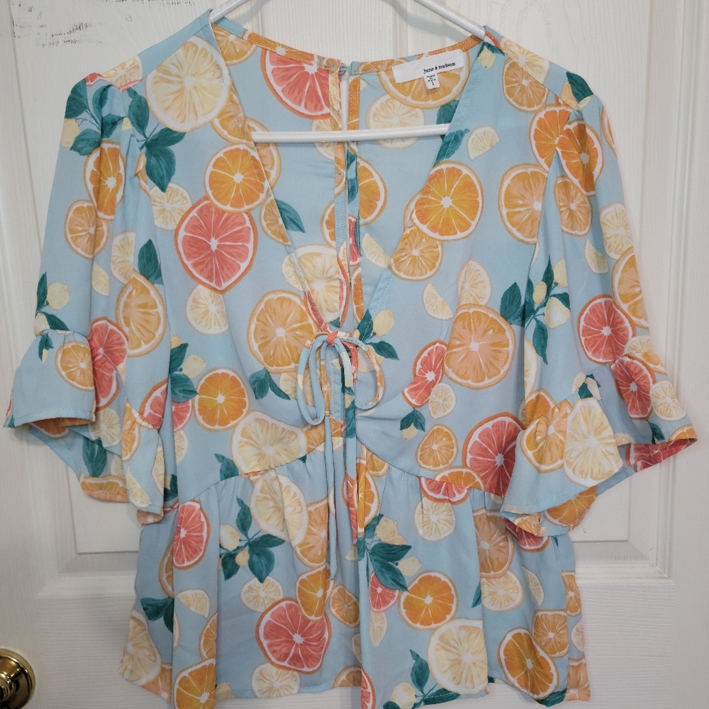Adorable Flowy Top Size Lg